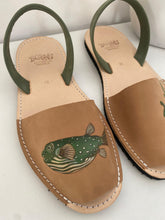 Cargar imagen en el visor de la galería, Abarca pez Globo